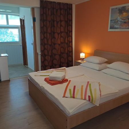 Studio Apartments Maslinik Krk Town Dış mekan fotoğraf
