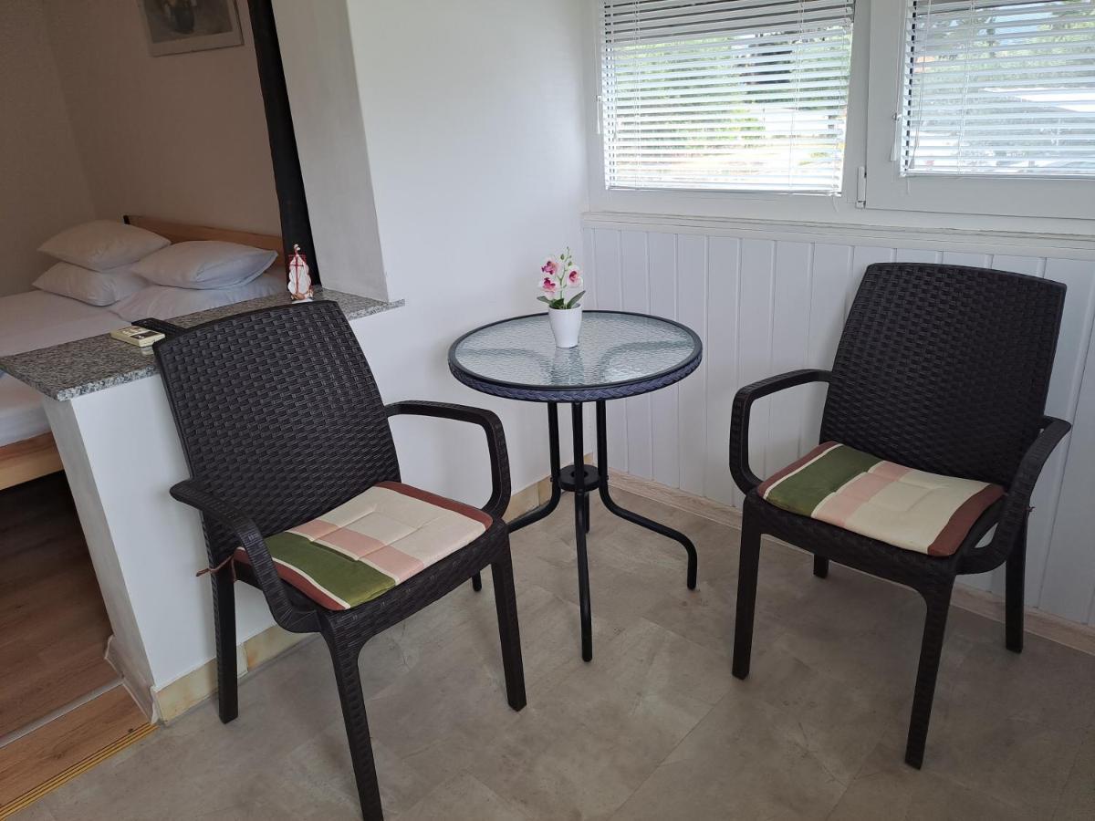 Studio Apartments Maslinik Krk Town Dış mekan fotoğraf