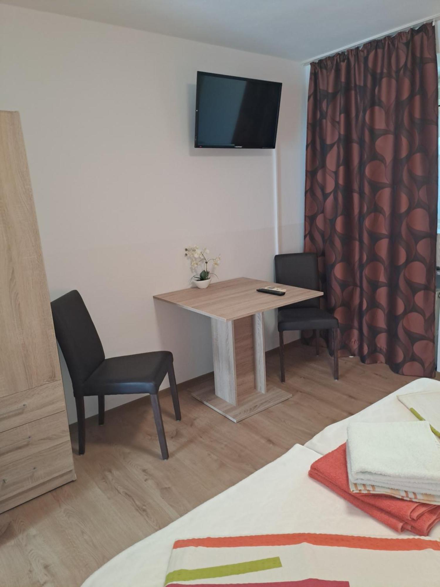 Studio Apartments Maslinik Krk Town Dış mekan fotoğraf