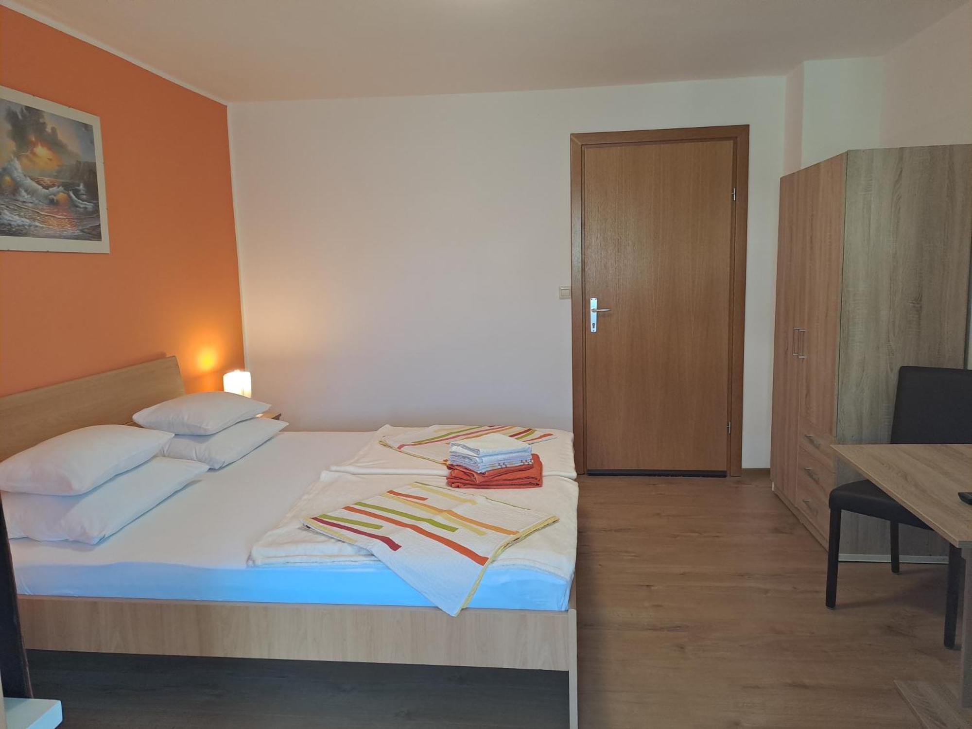 Studio Apartments Maslinik Krk Town Oda fotoğraf